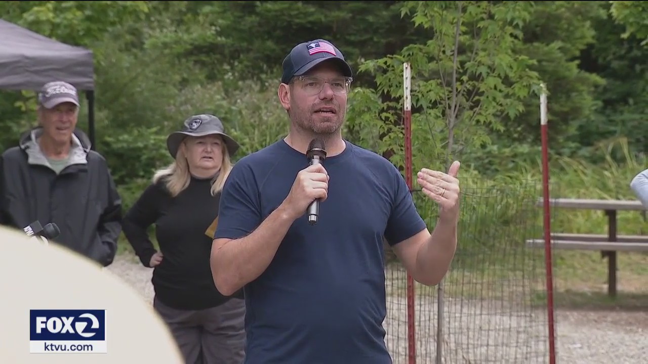 Swalwell slams Trump's immigration policies at Castro Valley event