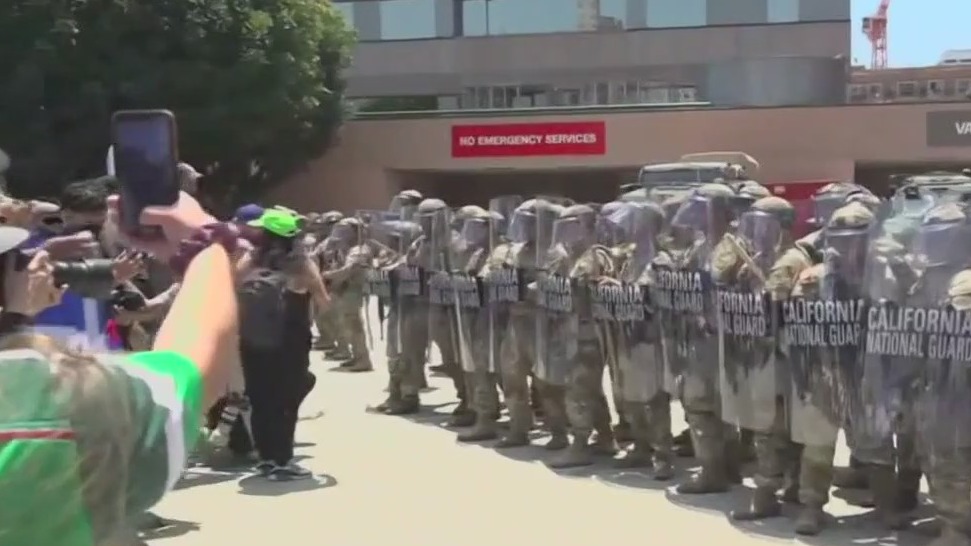 Appeals court temporarily blocks judge's ruling to return control of National Guard to California