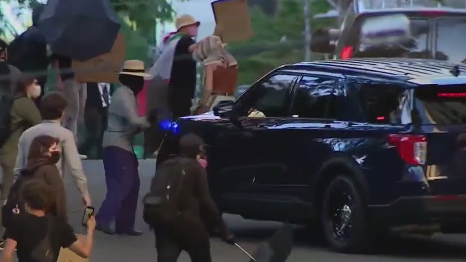 Mayor of LA, California leaders call for end to ICE sweeps amid protests, military involvement