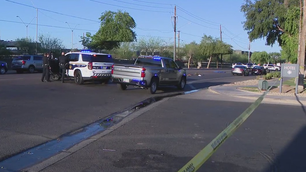 Pedestrian hit, killed by car in Phoenix | FOX 10 Phoenix
