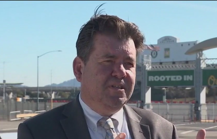 Attorney accused of trying to smuggle porn into jail for inmate