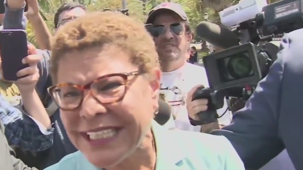 LA Mayor Karen Bass confront ICE during raid