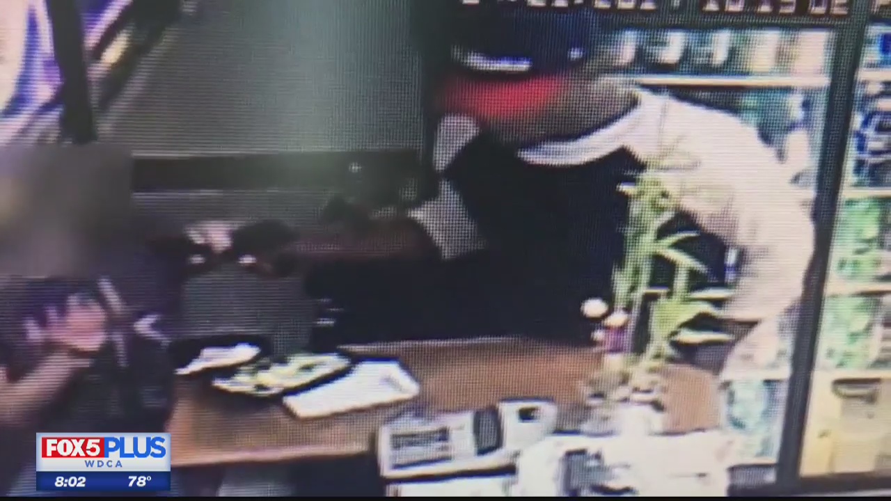 Restaurant employees attacked by armed robbery suspect