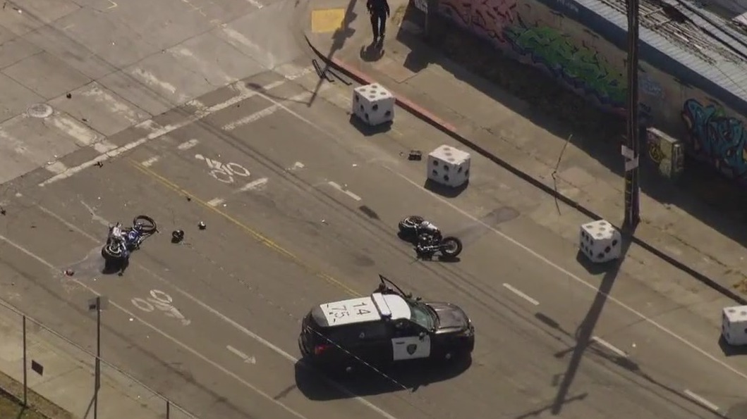 Motorcyclist killed in Oakland crash