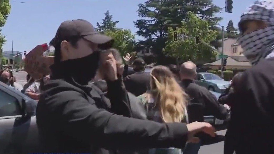 California lawmakers consider banning police from wearing masks