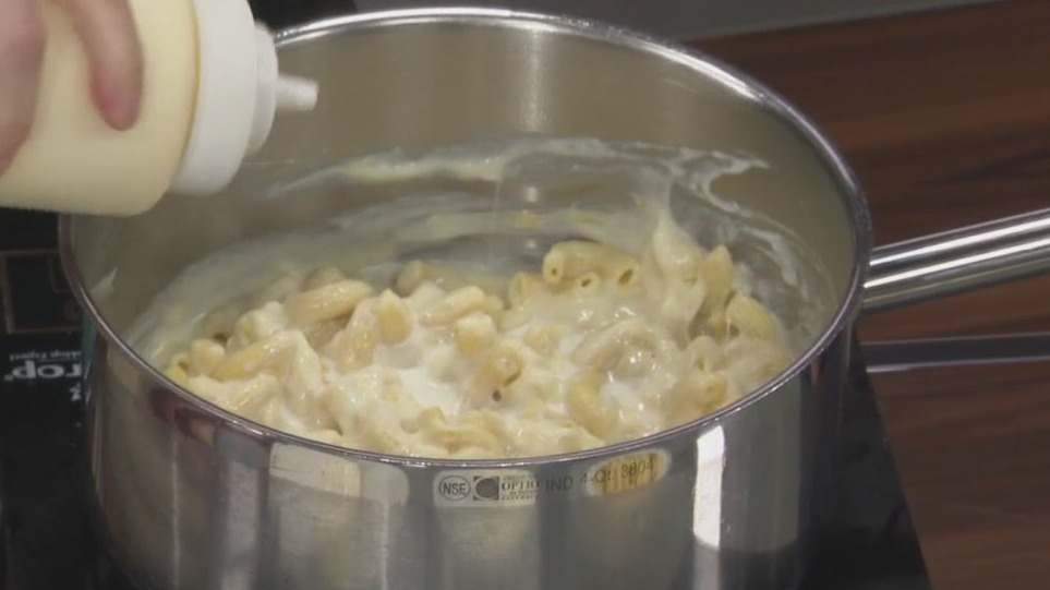 Bay Area staple stops by KTVU for National Macaroni and Cheese Day