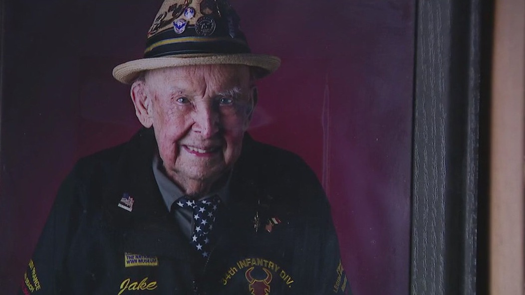 WWII vet 'Papa Jake' Larson dies