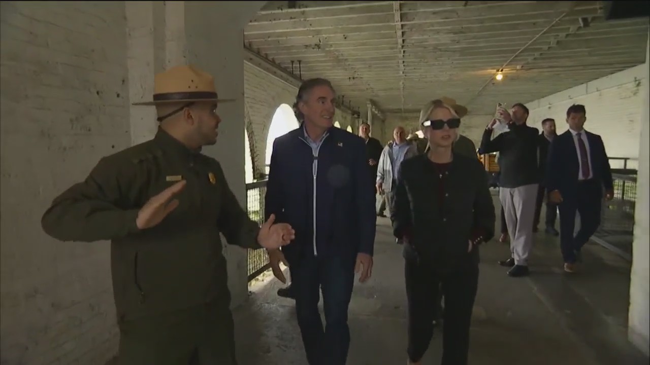 Trump officials tour Alcatraz | Take 2 Nightly