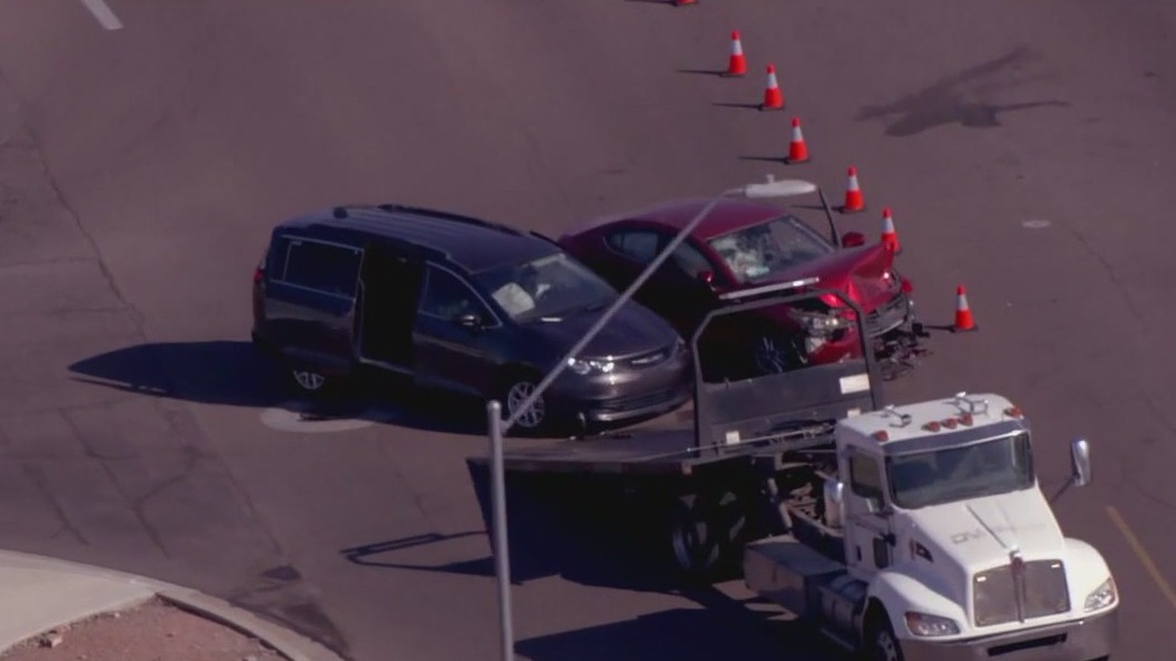 2 critically hurt in Phoenix crash | FOX 10 Phoenix