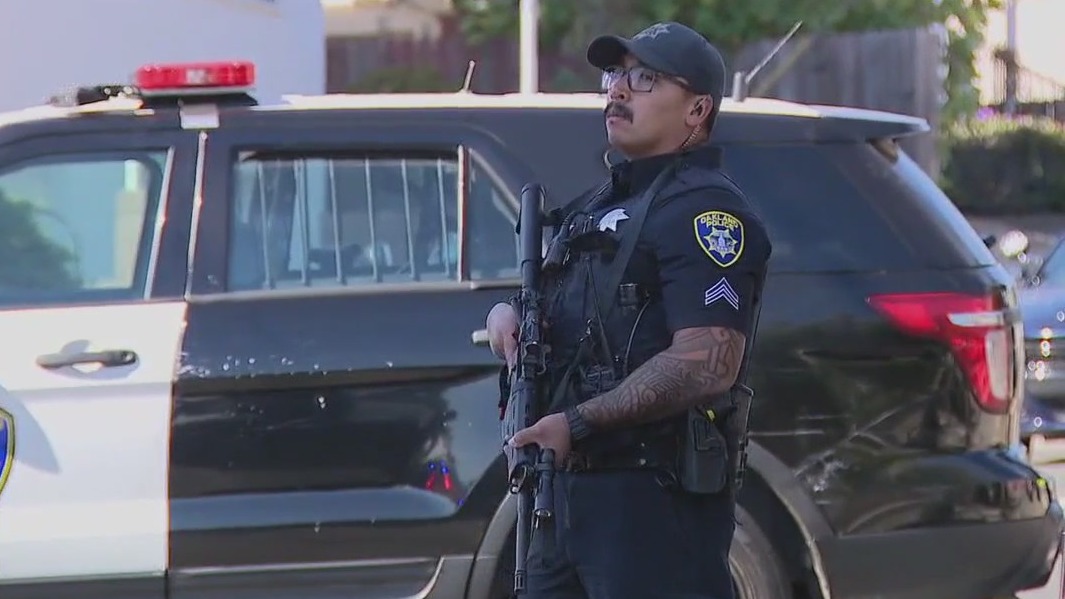 Manhunt rattles East Oakland neighborhood