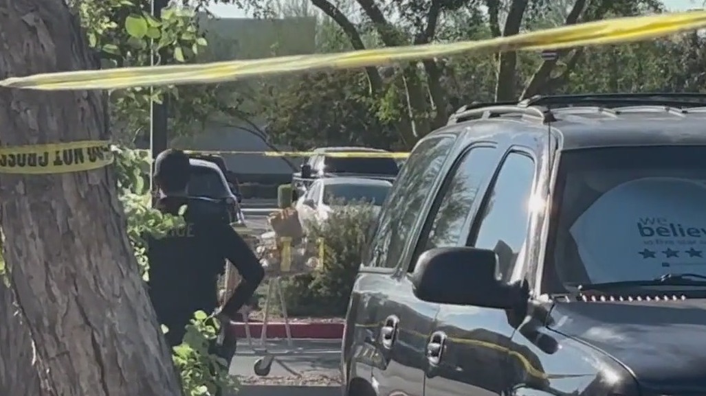 Man found dead inside car in Avondale | FOX 10 Phoenix