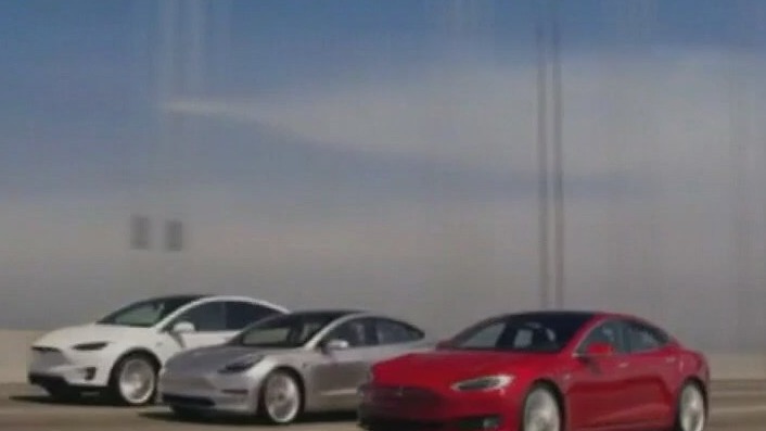 Musk sends out private Tesla taxi invitations