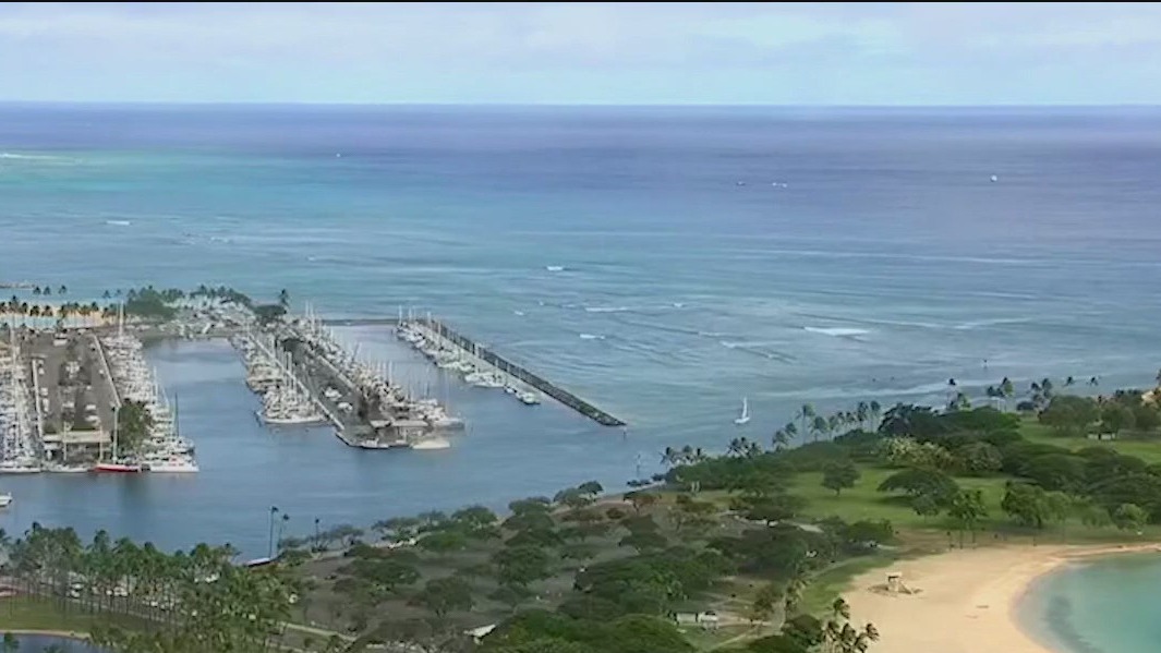 Tsunami warning in Hawaii prompts mass evacuations to higher ground