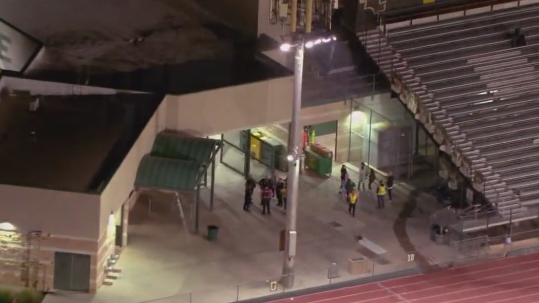 Teen stabbed at Peoria High School football game