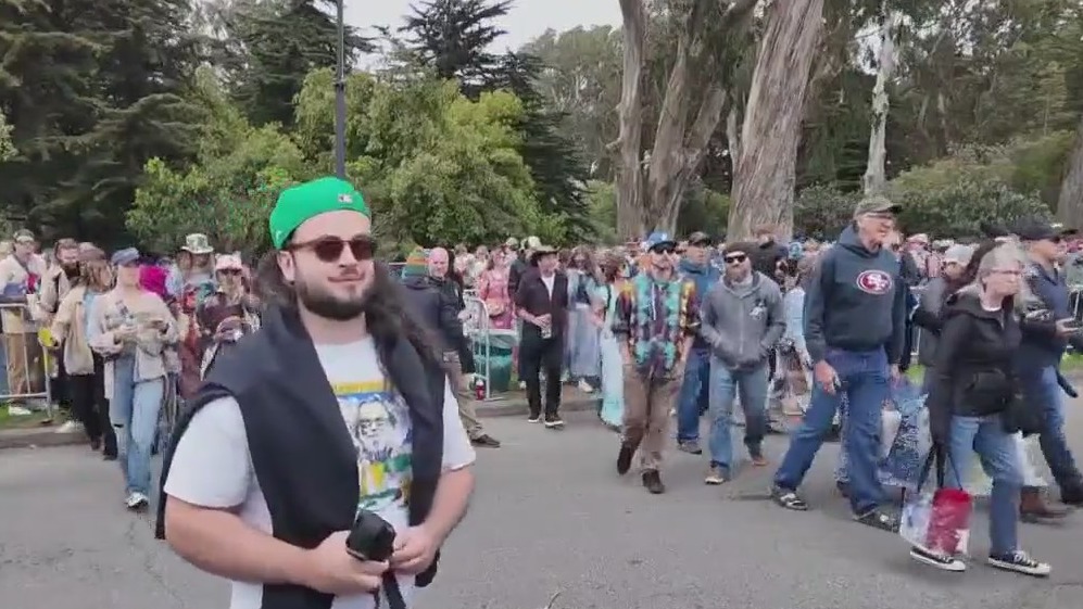 Dead and Co, concert underway