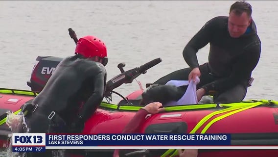 First responders conduct water rescue training in Lake Stevens