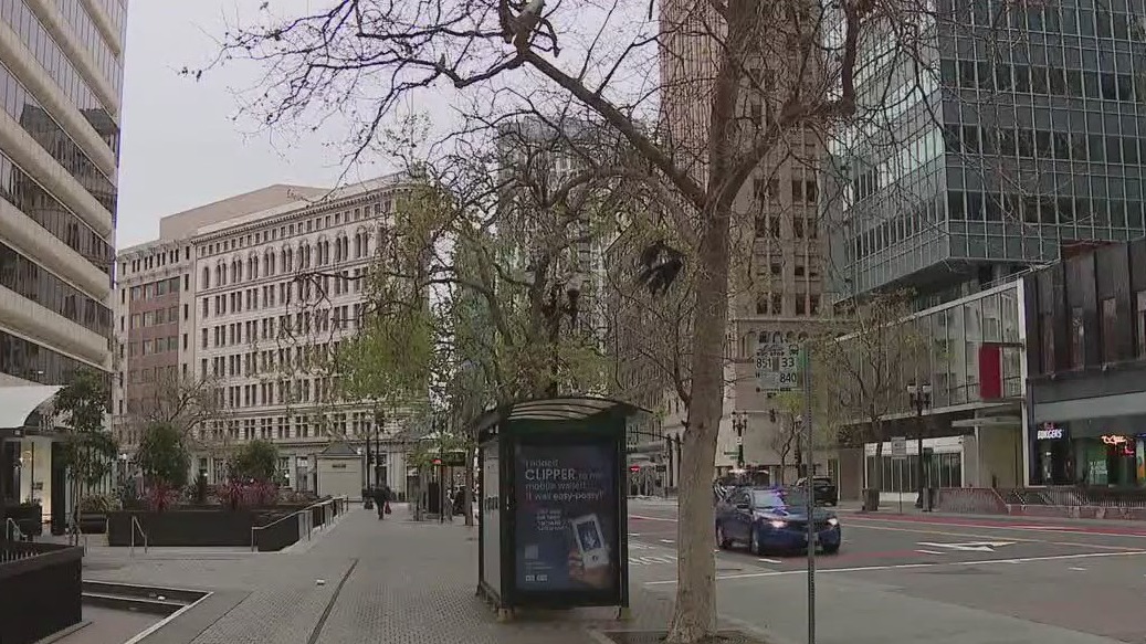 Trump hints he could send National Guard to Oakland