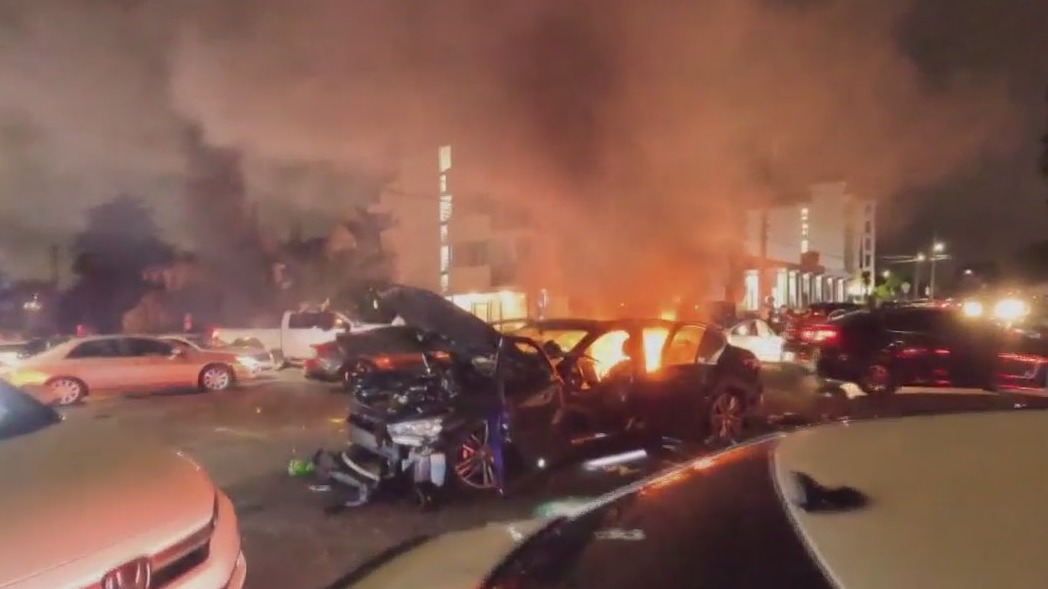 500 cars at Oakland sideshow, police union complains about staffing