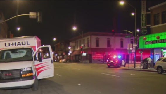 Thieves rob 2 Oakland banks in Chinatown