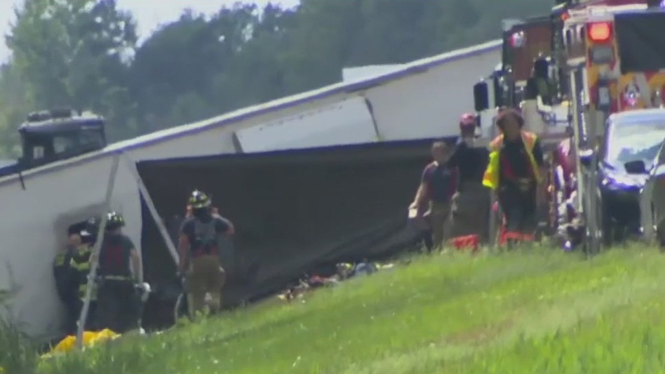 5 killed in New York tour bus crash