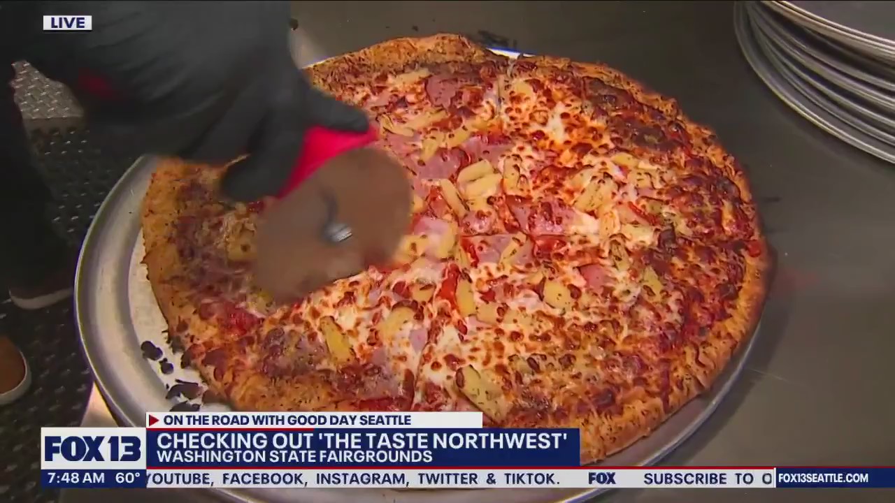 Making pizza at the Taste Northwest