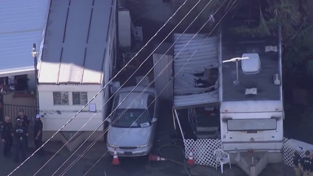 Deadly fire at Mesa mobile home park | FOX 10 Phoenix