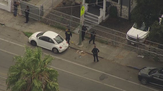 SkyFox flies overhead Oakland liquor store; big police presence