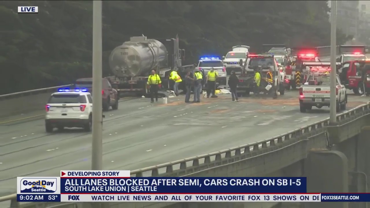 Multiple people injured after crash involving 2 cars in Seattle