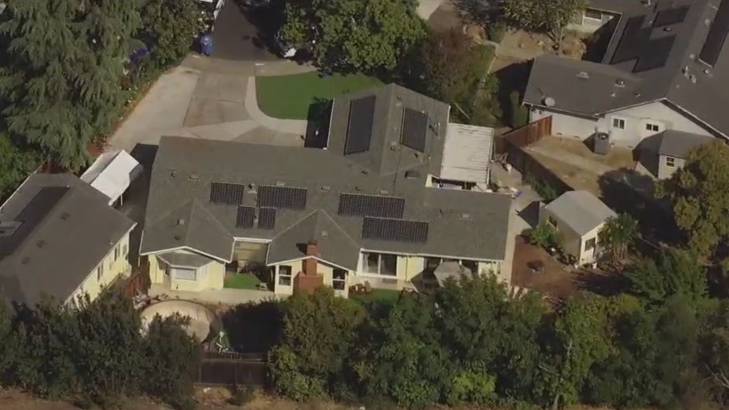 Police arrest a man during Walnut Creek homicide investigation