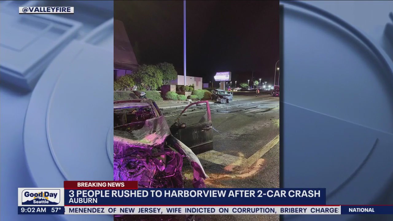 3 people rushed to hospital after 2-car crash