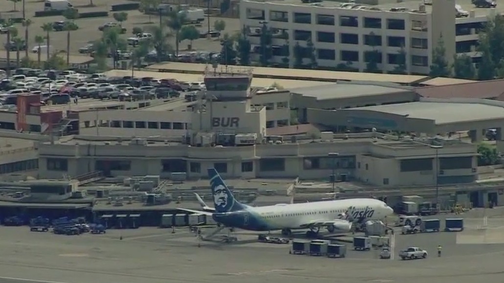 Burbank airport without air traffic control