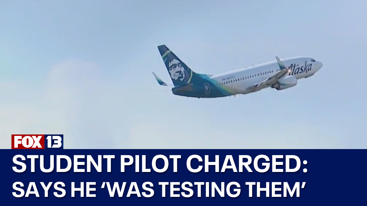 Student pilot charged for trying to get into cockpit