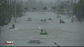 Harvey floods keeps Houston paralyzed