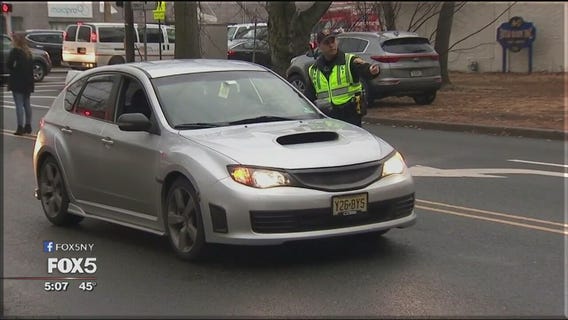 Leonia restricts access