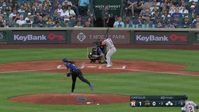 Commentary: Mariners first-place disappearing act another example of their magical talent