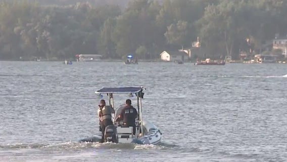 22-year-old man disappeared in the water while swimming in Pewaukee Lake