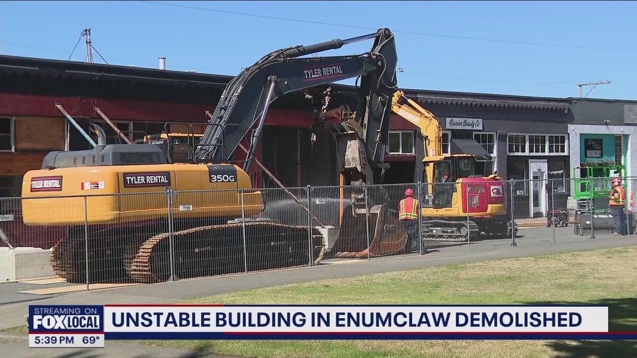 Unstable building in Enumclaw demolished