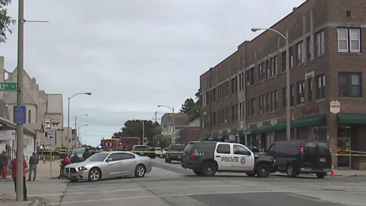 Suspect sought by fed agents fatally shoots himself near 32nd and Lincoln