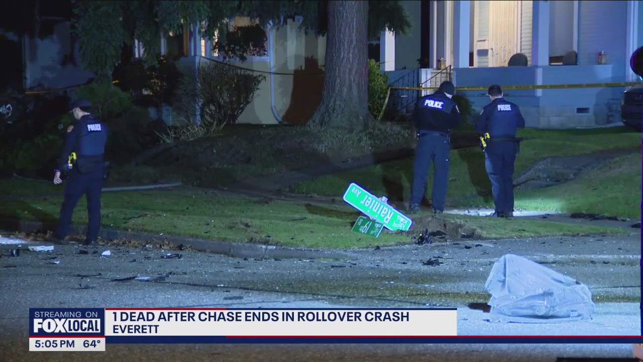 1 dead after chase ends in rollover crash in Everett | FOX 13 Seattle