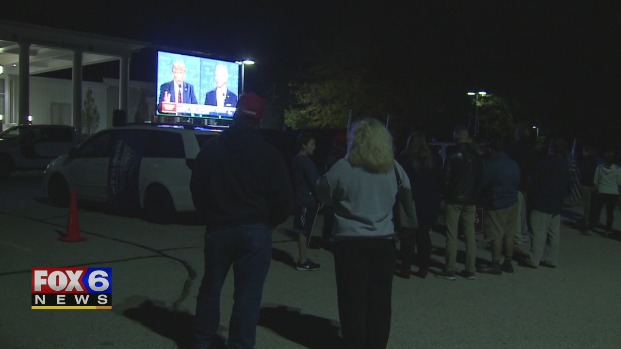President's supporters gather in Pewaukee for debate watch party