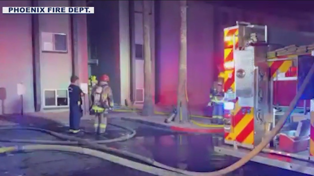 2nd story apartment fire quickly spreads to units | FOX 10 Phoenix