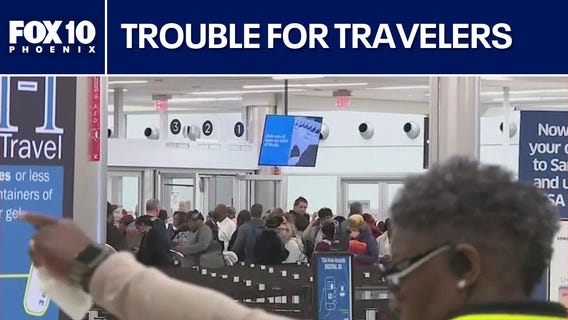 Holiday travelers run into major issues in US airports