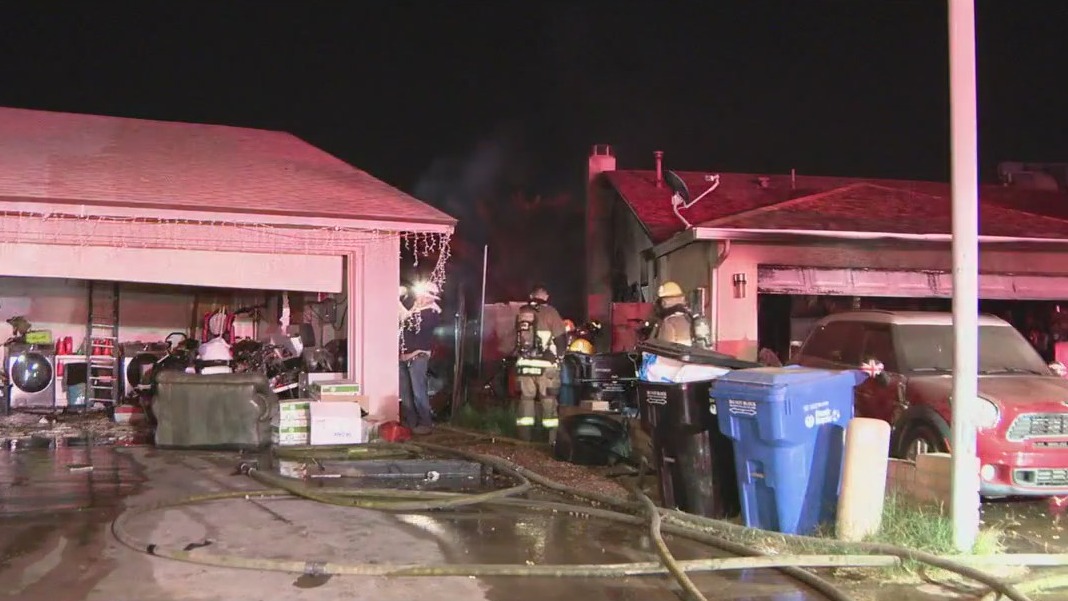 Double house fire displaces 5 in west Phoenix | FOX 10 Phoenix
