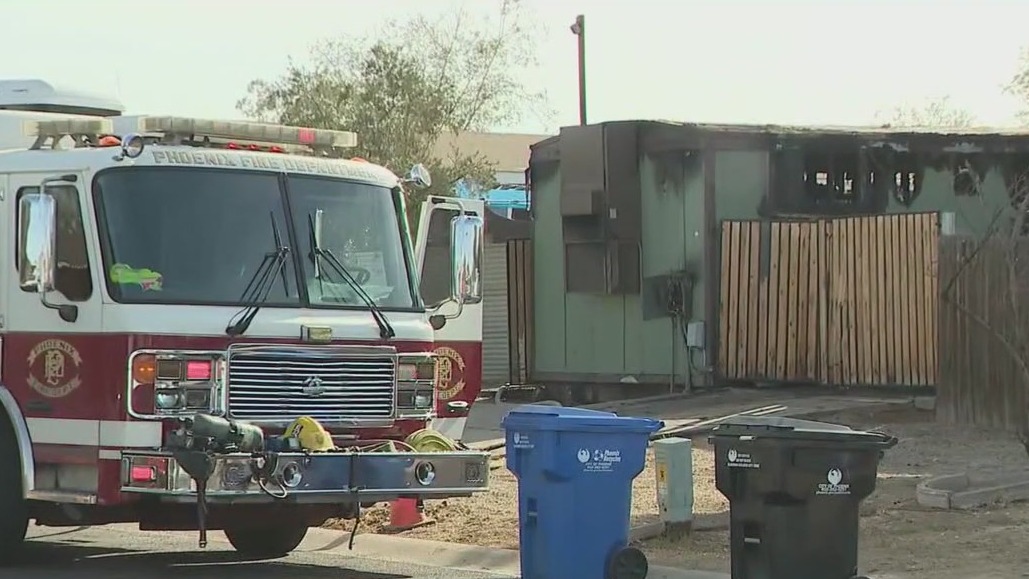 Dogs killed in Phoenix mobile home fire | FOX 10 Phoenix