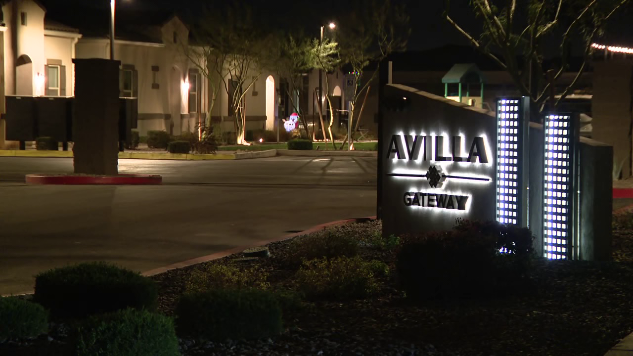 2 dead inside Phoenix apartment; toddler hurt