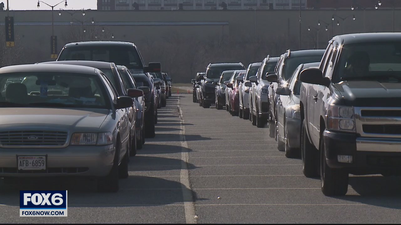 Miller Park coronavirus testing site opens for Saturday swabs