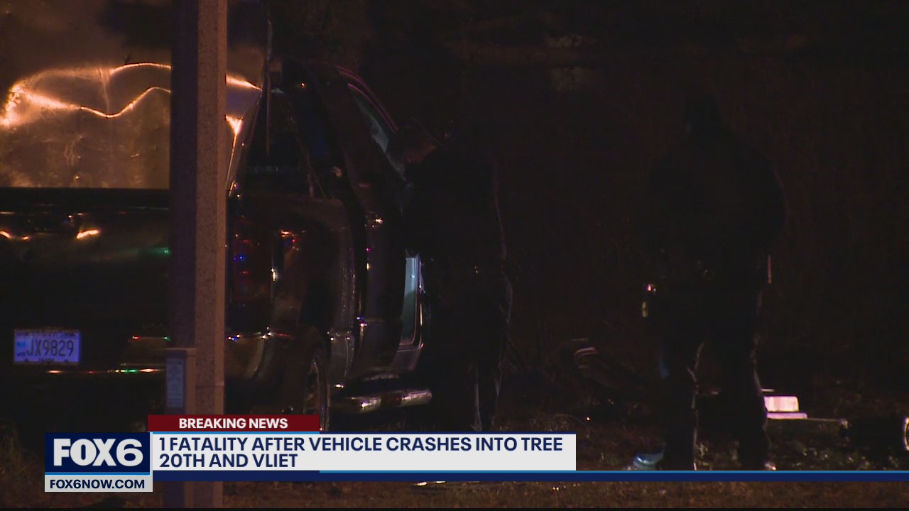 1 killed when vehicle struck tree near 20th and Vliet | FOX6 Milwaukee