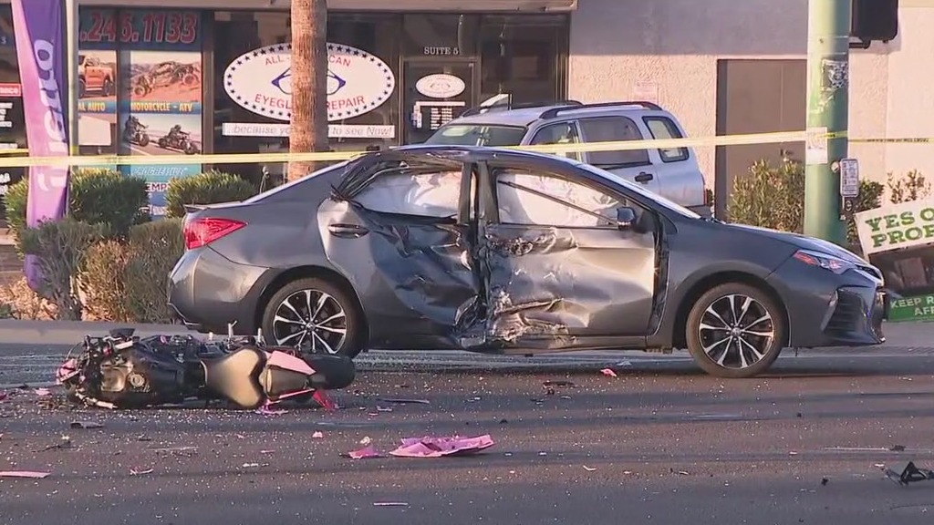 Woman killed in Phoenix motorcycle crash