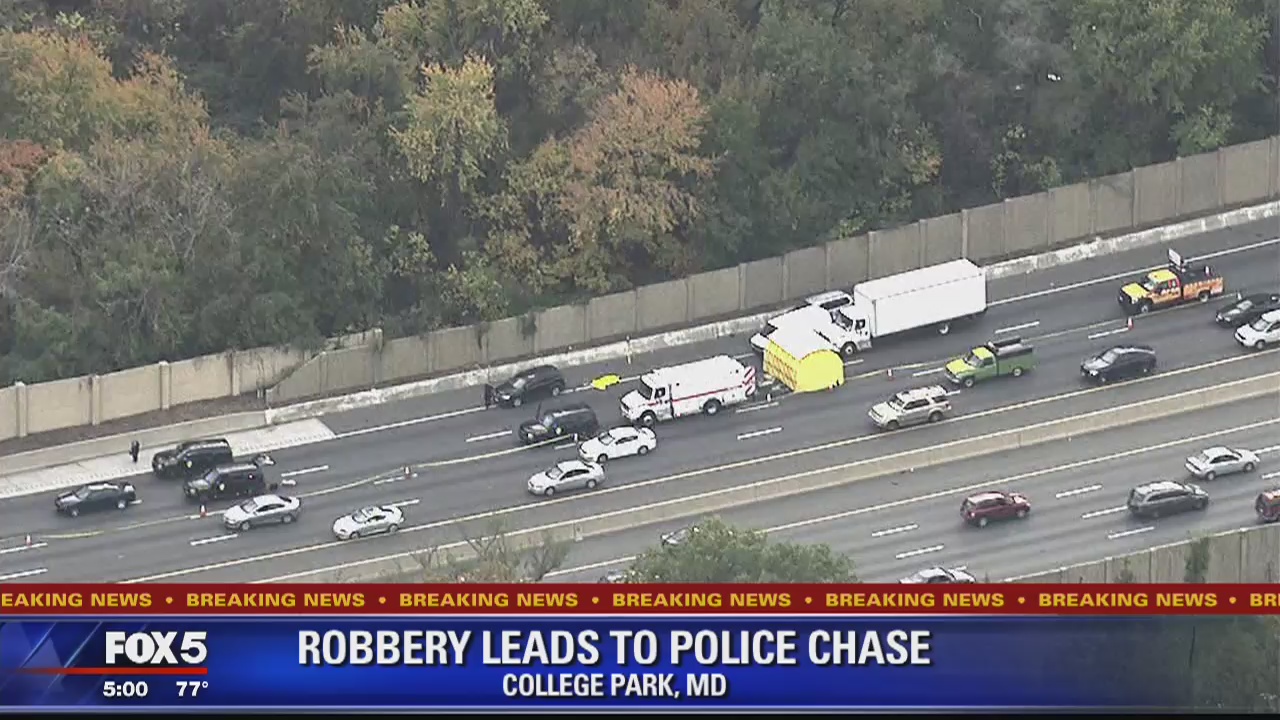 1 dead, 4 in custody after armed robbery leads to police chase and crash on Beltway