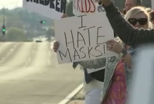 Protest against Mequon school mask rules